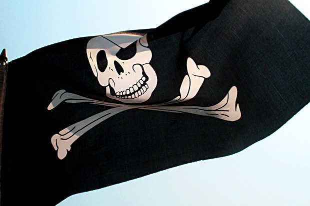 Сомалийските пирати искат 15 млн. долара откуп за “Ейшън глори”