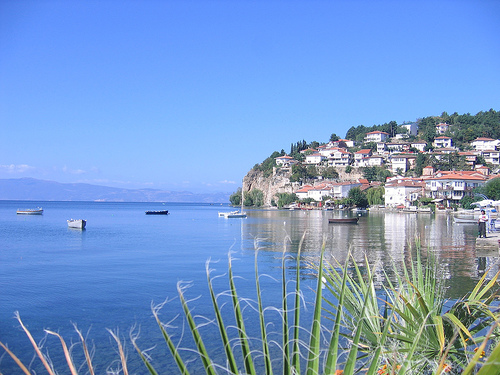 500 взривни устройства извадиха от Охридското езеро