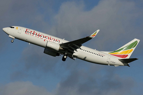 Извадиха черната кутия на разбилия се етиопски самолет