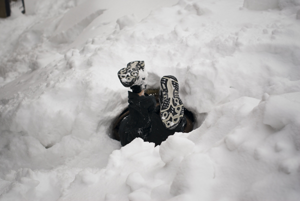 Тунел от сняг уби 13-годишно дете
