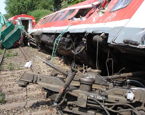 18 загинали след сблъсък на два влака