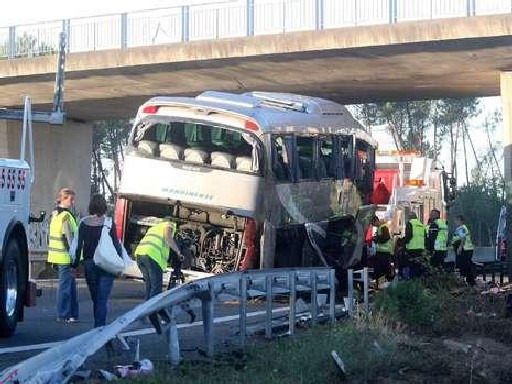 6 жертви и 7 ранени след автобусна катастрофа