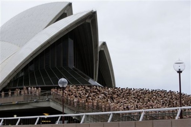 5200 голи пред операта в Сидни (видео)