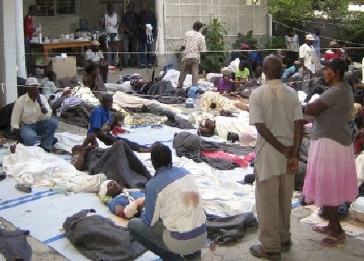 Подслон за половината бездомни в Хаити