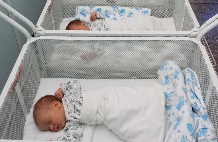 Близнаци, заченати ин-витро, роди майка от злополучния асансьор