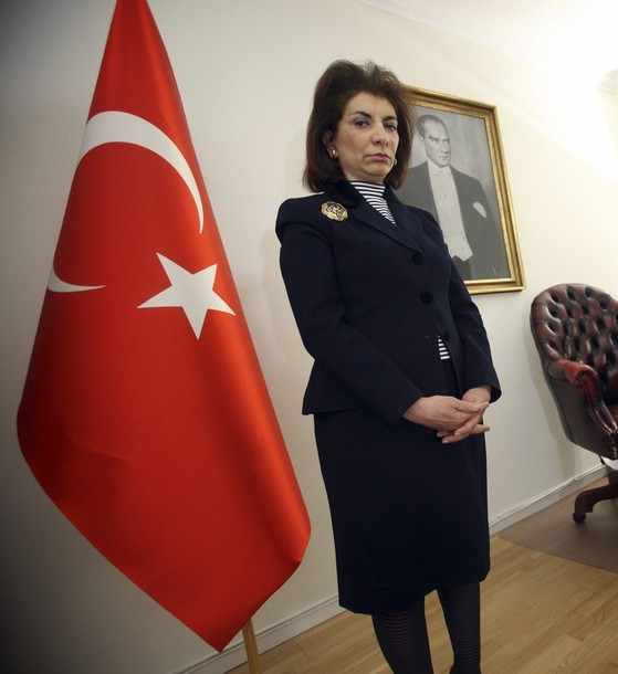 Турция отзова посланика си в Швеция