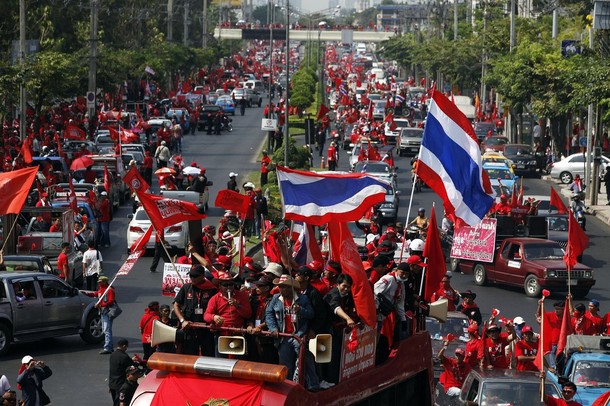 Тайланд е на ръба на гражданска война