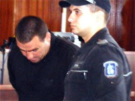Рогозенският убиец остава в ареста