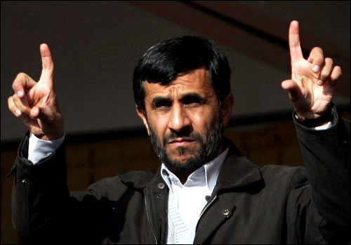 Ядрената стратегия на САЩ била „каубойска”, каза Ахмадинеджад