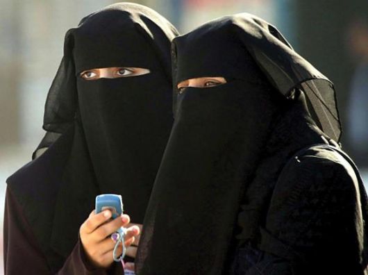 В Белгия забраниха на мюсюлманките да се забулват