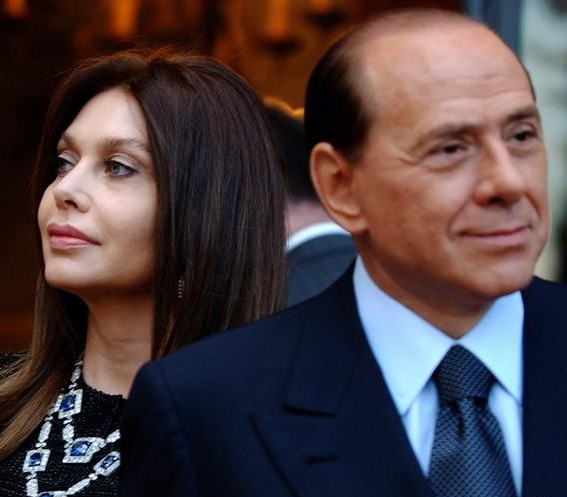 Берлускони се развежда - взема Дарина?