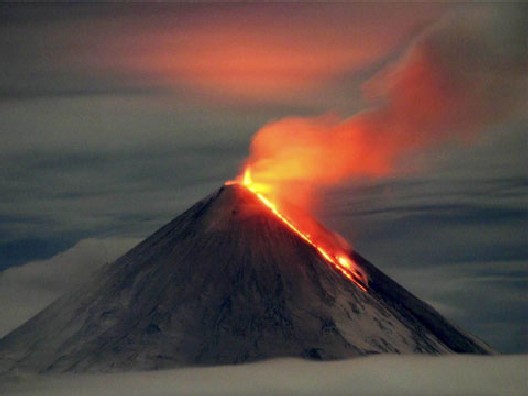 Изригна най-високият вулкан в Евразия