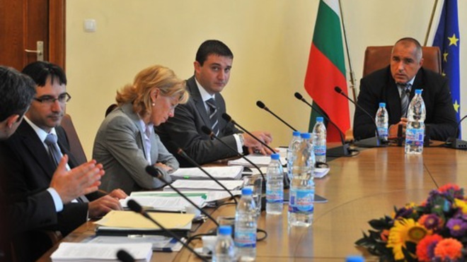 Борисов спира пътуванията на министри, когато МС заседава