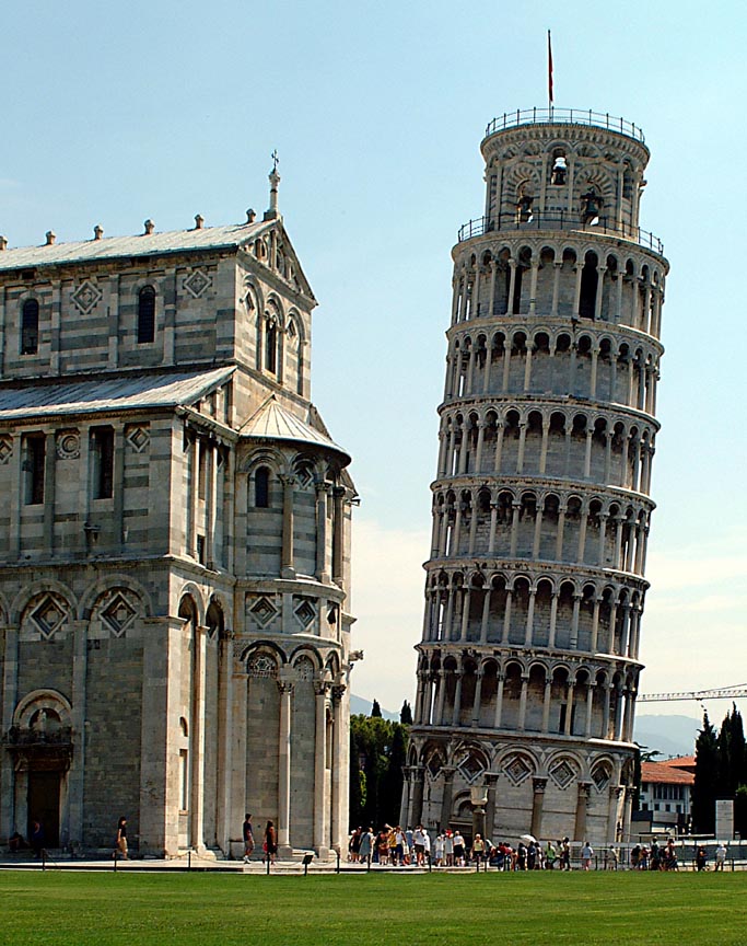 Жена се хвърли от кулата в Пиза