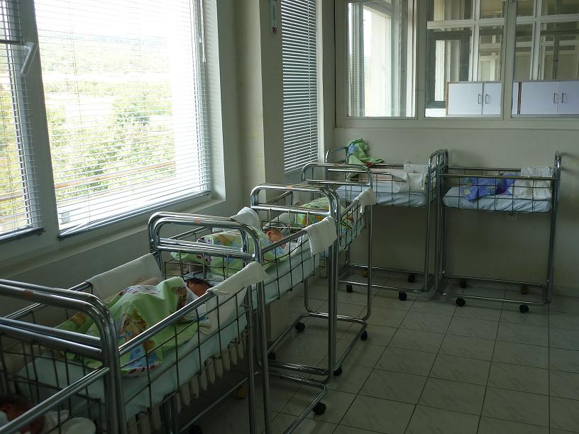 4-месечно бебе докараха в София от Добринище по спешност