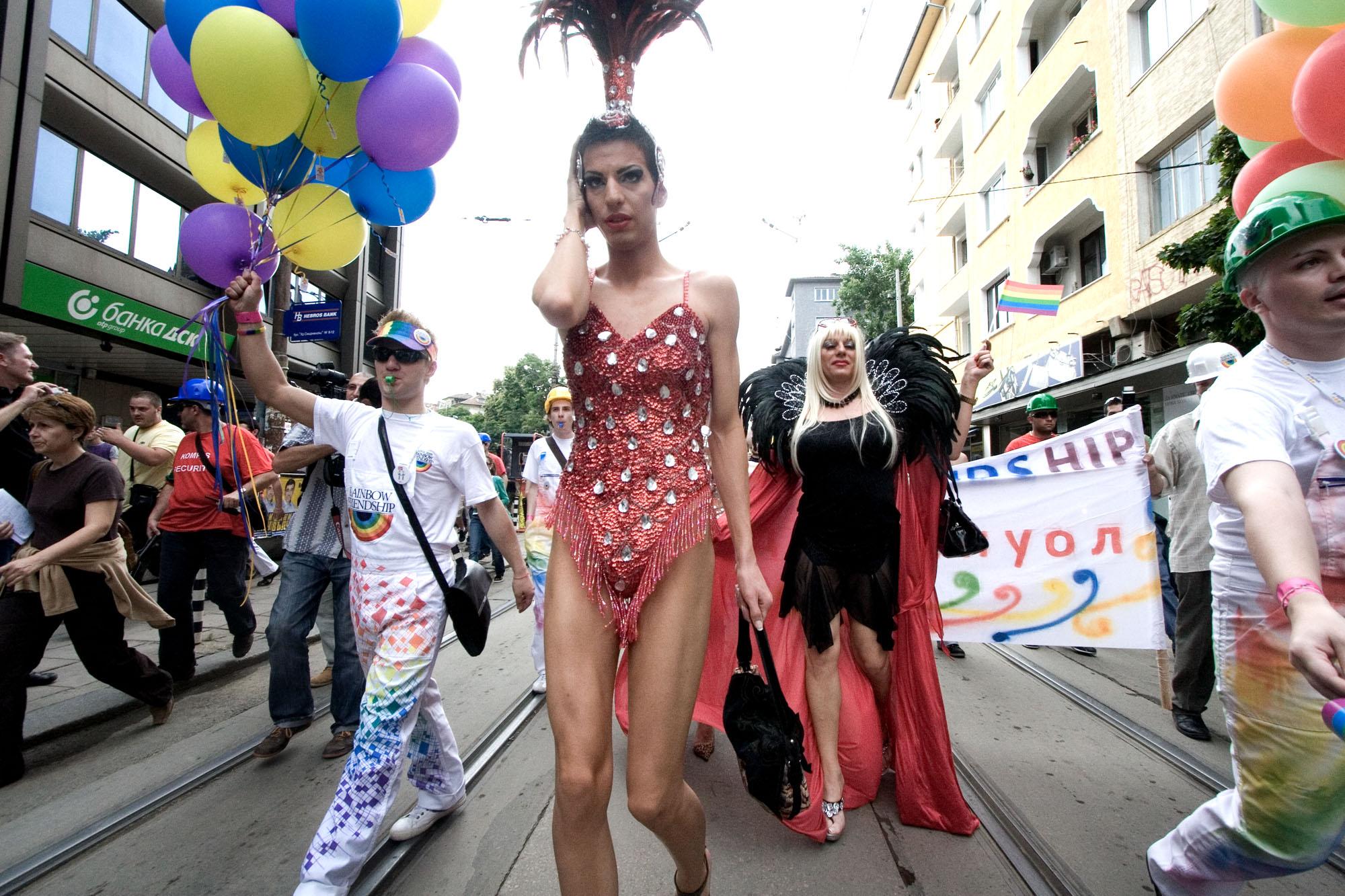 Чакат над 700 души на гей-парада в София