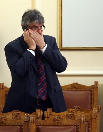 Лъчезар Иванов подаде оставка и в здравната комисия 