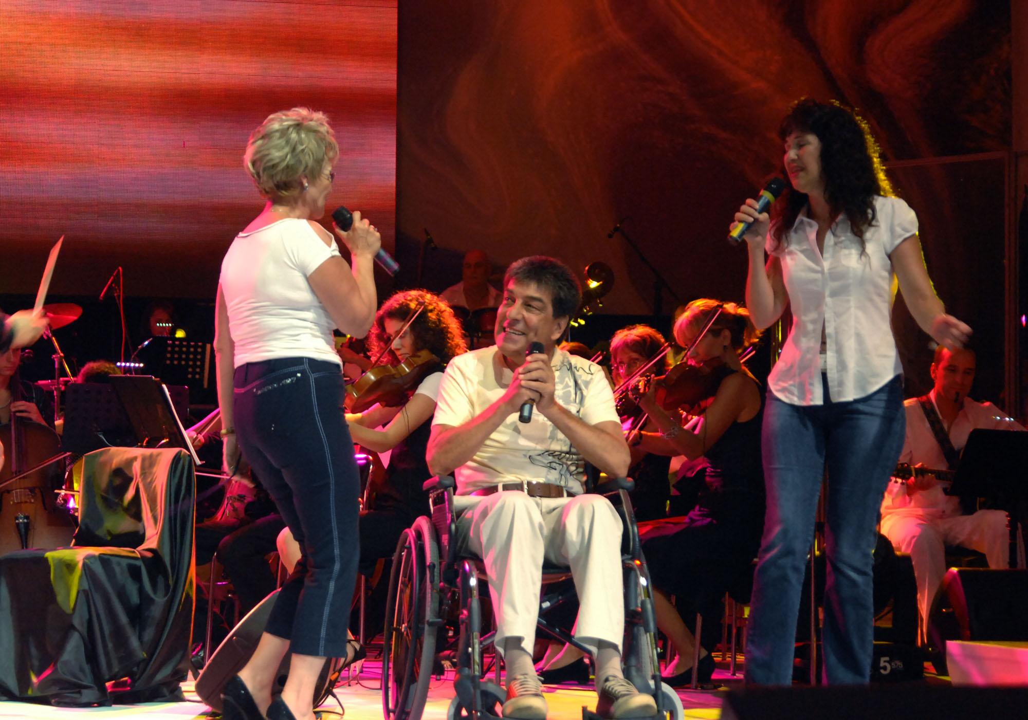 Гого изправи 2500 на крака с песни от инвалидната количка