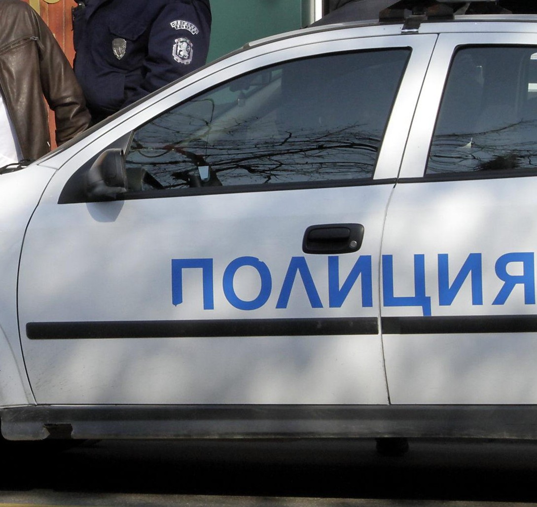 Полицейска операция блокира път в Благоевградско