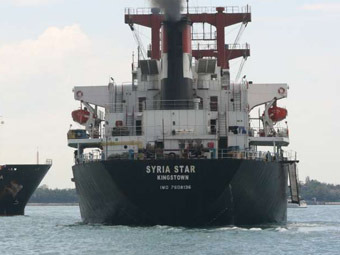 Сомалийските пирати отвлякоха сирийски товарен кораб