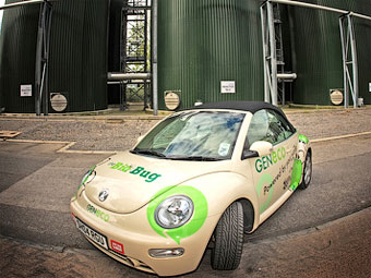 Научиха VW Beetle да кара с газ от човешки фекалии