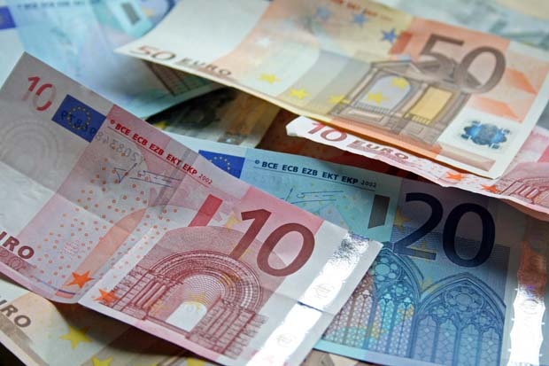 Апаши задигнаха цял банкомат с 48 хиляди евро 