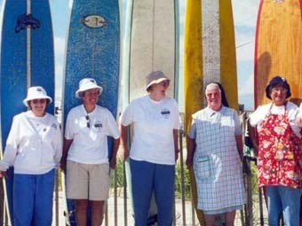 Монахини ще участват в състезание по сърфинг