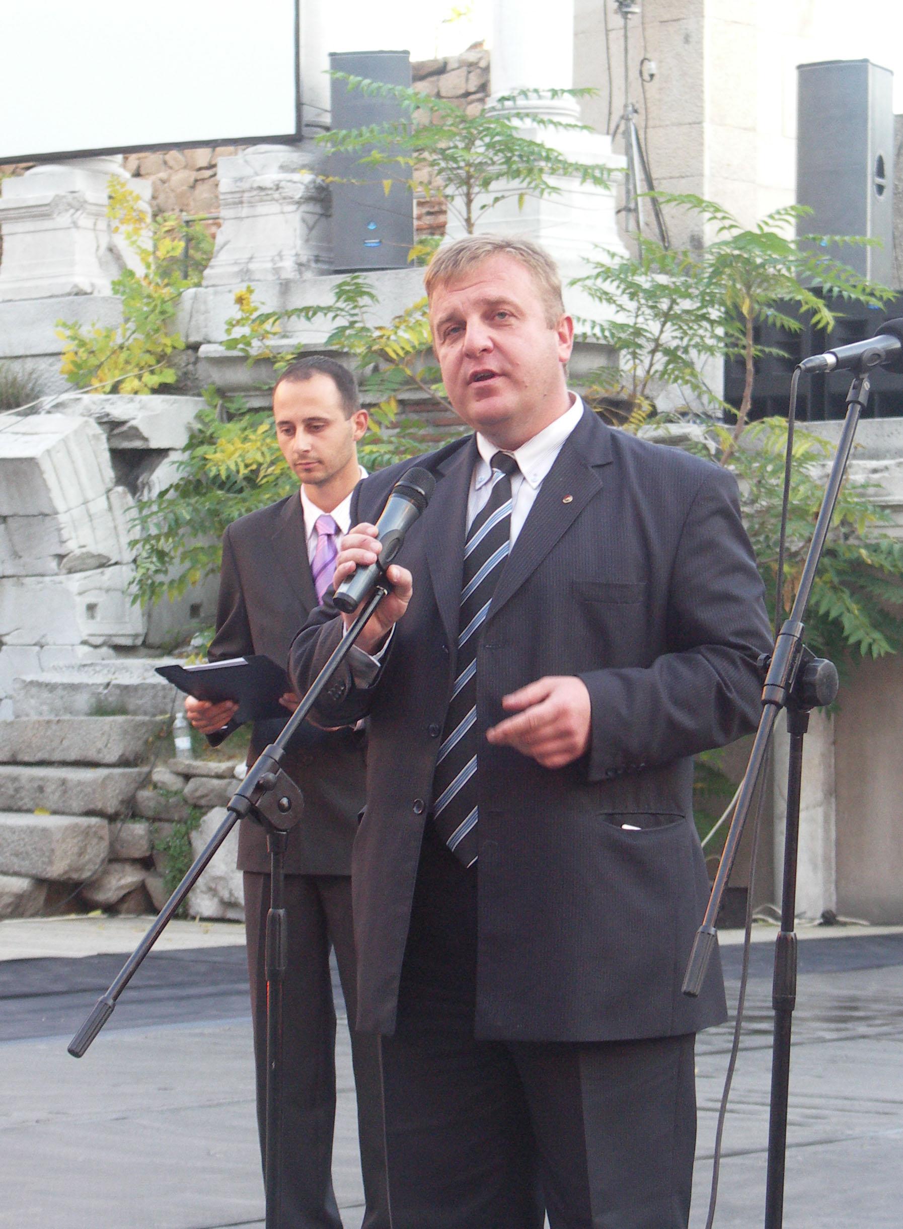 Патриот от ВМРО в Шумен спря скандален проект за отдаване на терени на цигански организации (СНИМКА)