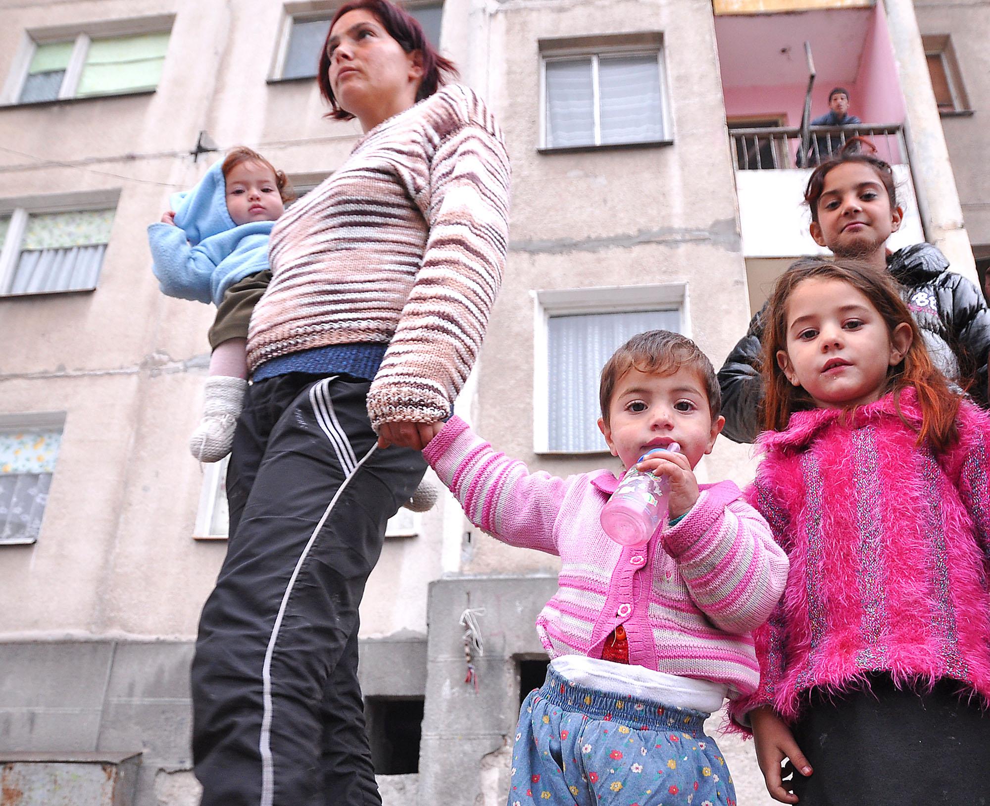 Понсен: България получава много пари за интеграция на ромите 
