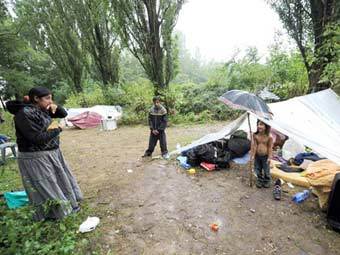 Еврокомисията заплаши Франция със съд заради депортацията на циганите