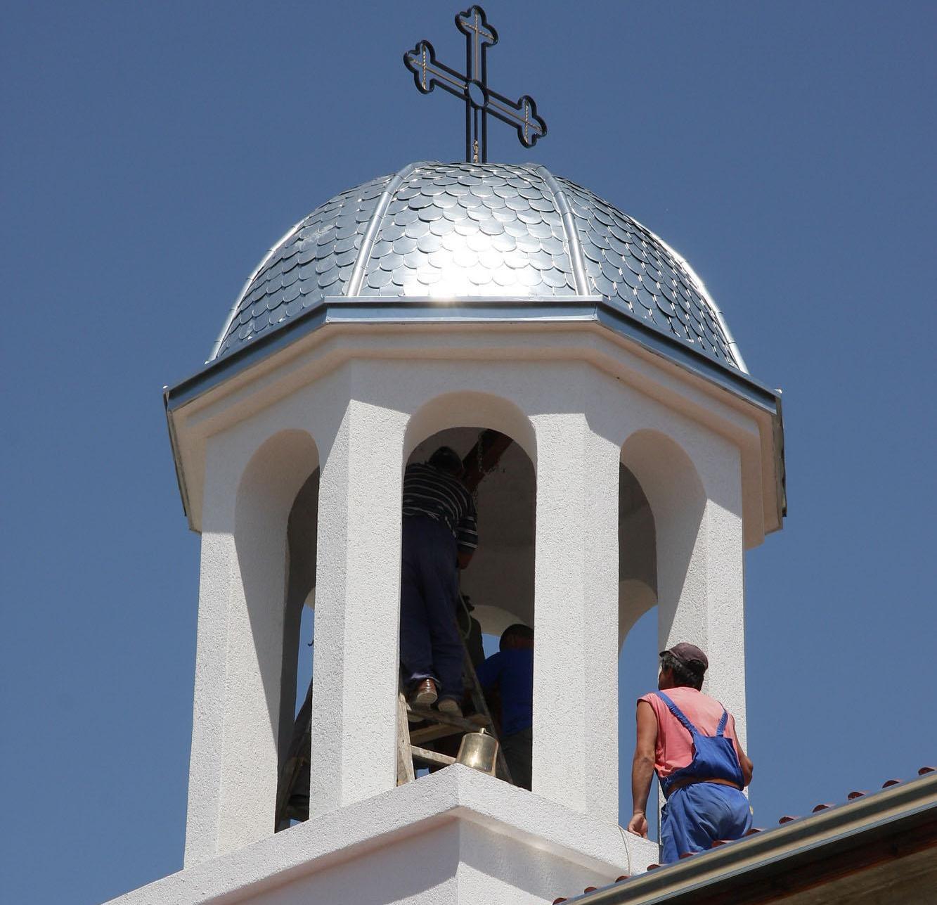 Безбожници плячкосаха църковна камбана