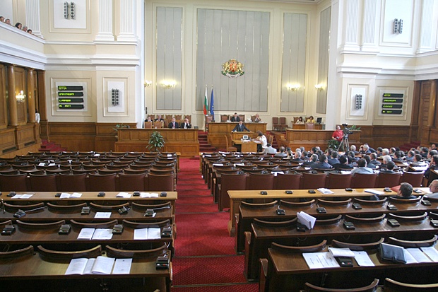 Откриват дебатите по вота на недоверие в парламента