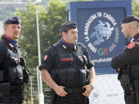 Убиха 33-годишен българин в Италия, издирват роднините