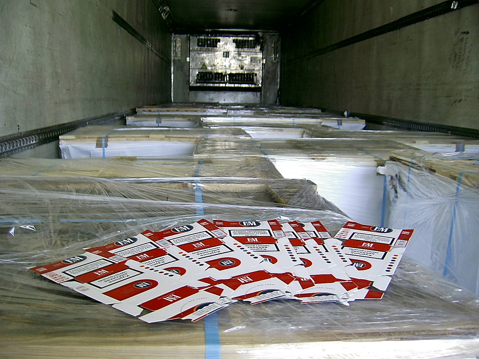 1300 кутии контрабандни цигари спипаха митничарите на Калотина