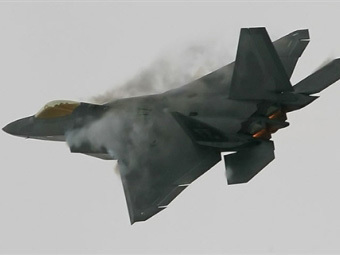 В Аляска намериха отломки от изчезналия изтребител F-22