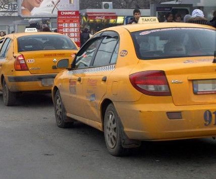 Варненските таксиджии на протест 