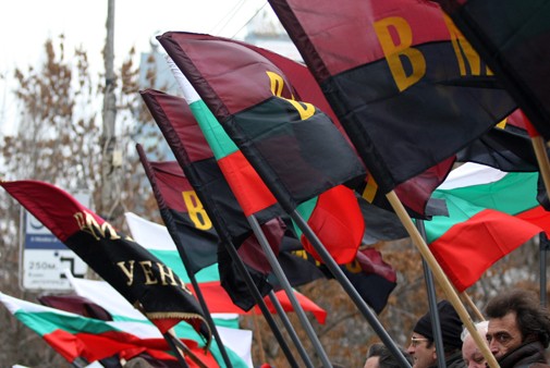 ВМРО искат Младенов да защити дипломатите или да си ходи