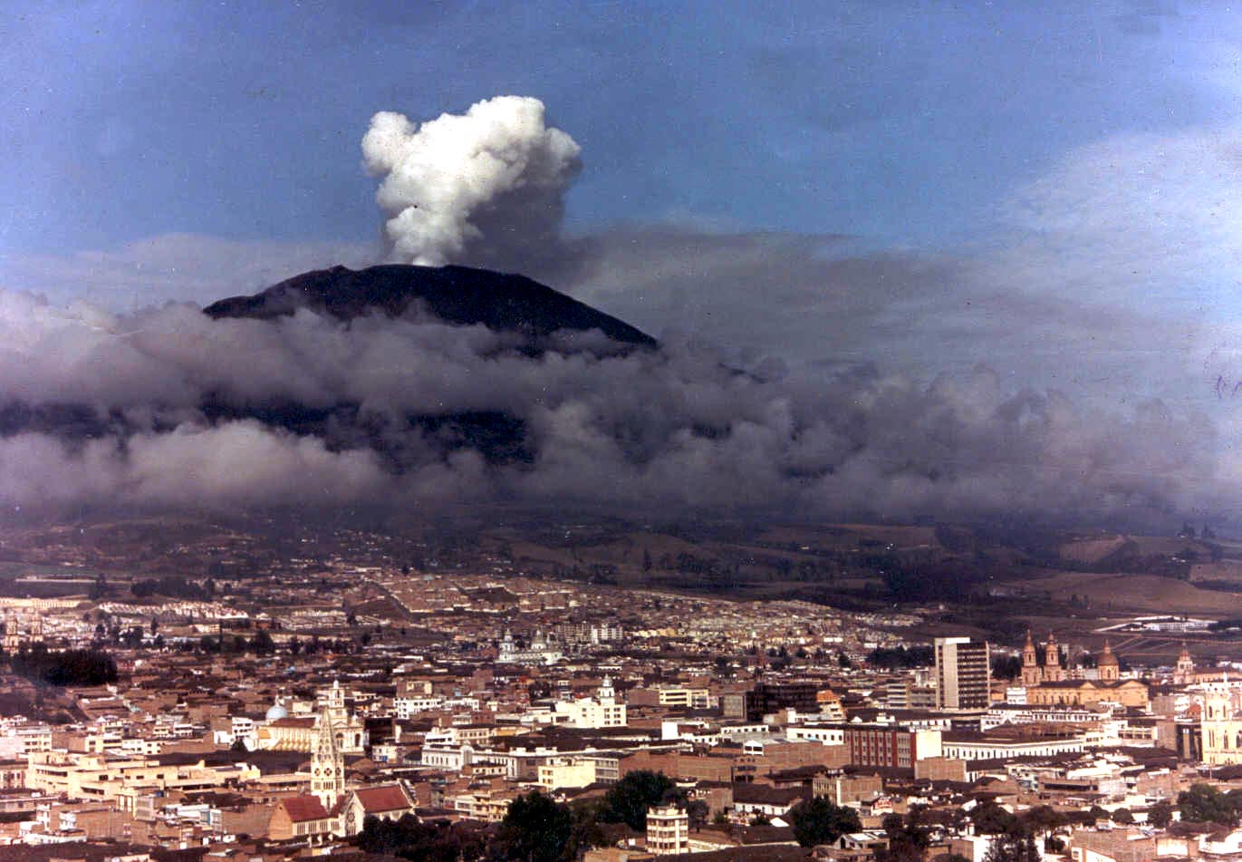 Вулкан изригна в Колумбия, готвят евакуация