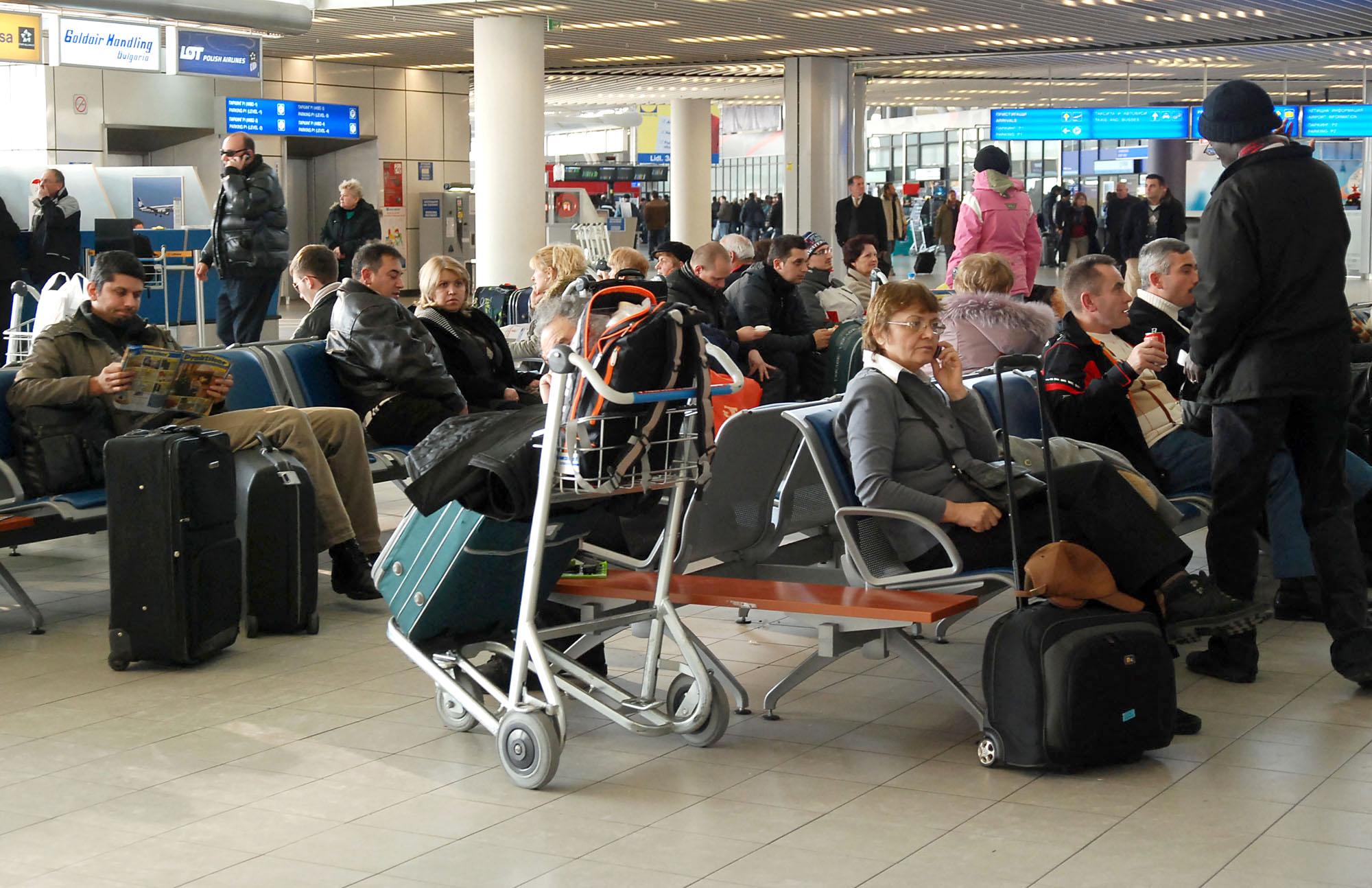 Закъснели полети от летище София