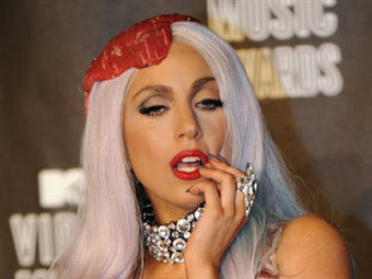 Лейди Гага шокира с нова фотосесия (СНИМКИ)