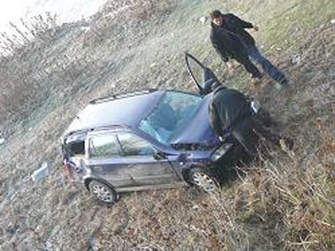 Дама падна с колата си от мост в Марица