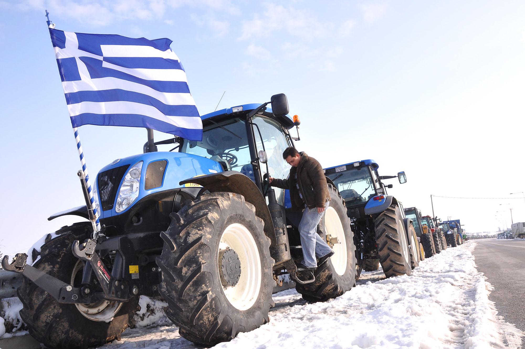 Гръцки фермери пак заплашват с блокади 