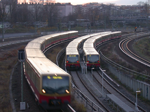 Българин хванат да краде кабели във Франция, спряло движението на влакове