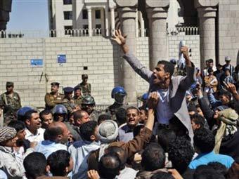 В Алжир и в Йемен са разгонени митинги против правителствата