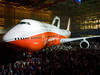 Boeing представи най-дългия въздушен лайнер в света
