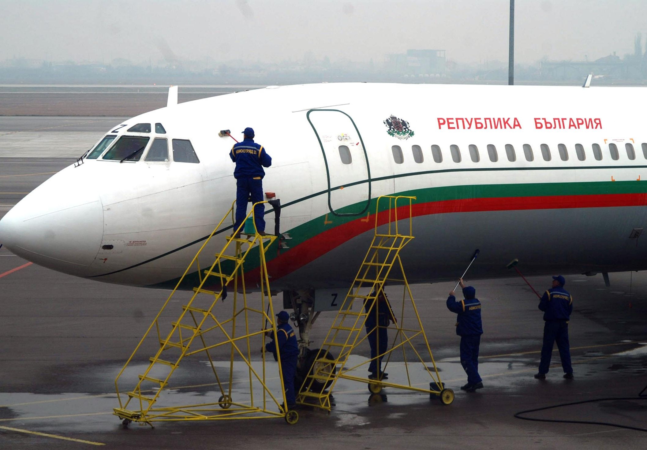 Бойко праща самолета да прибере българите от Либия
