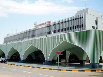 Либийски опозиционери овладяха столичното летище