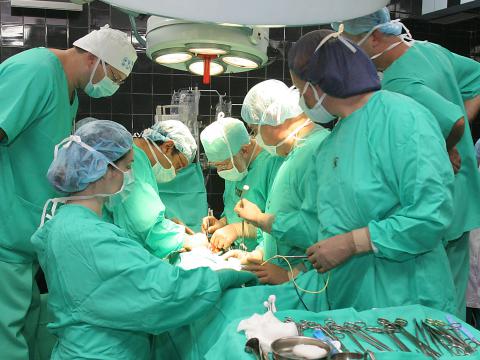 Без пари за трансплантации в чужбина тази година