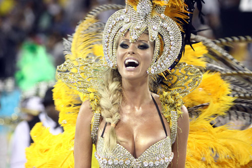Карнавалът в Рио започна с дъжд от конфети и барабанен грохот