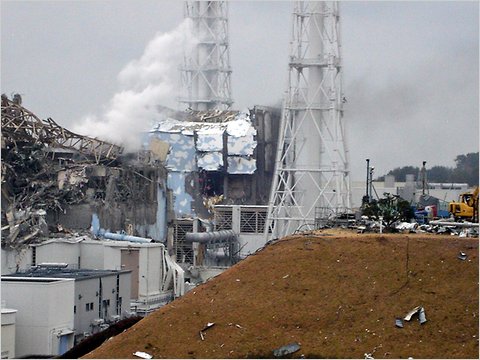 И САЩ: Япония не казва всичко за реакторите
